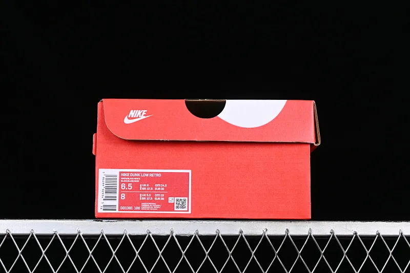 All Categories Nk SB Dunk Series Nk SB Dunk Low Low-top sneakers Nk Dunk Low College style Denim deconstruction Hand-stitched Customized SB strap low-top casual sneakers DD1391-100